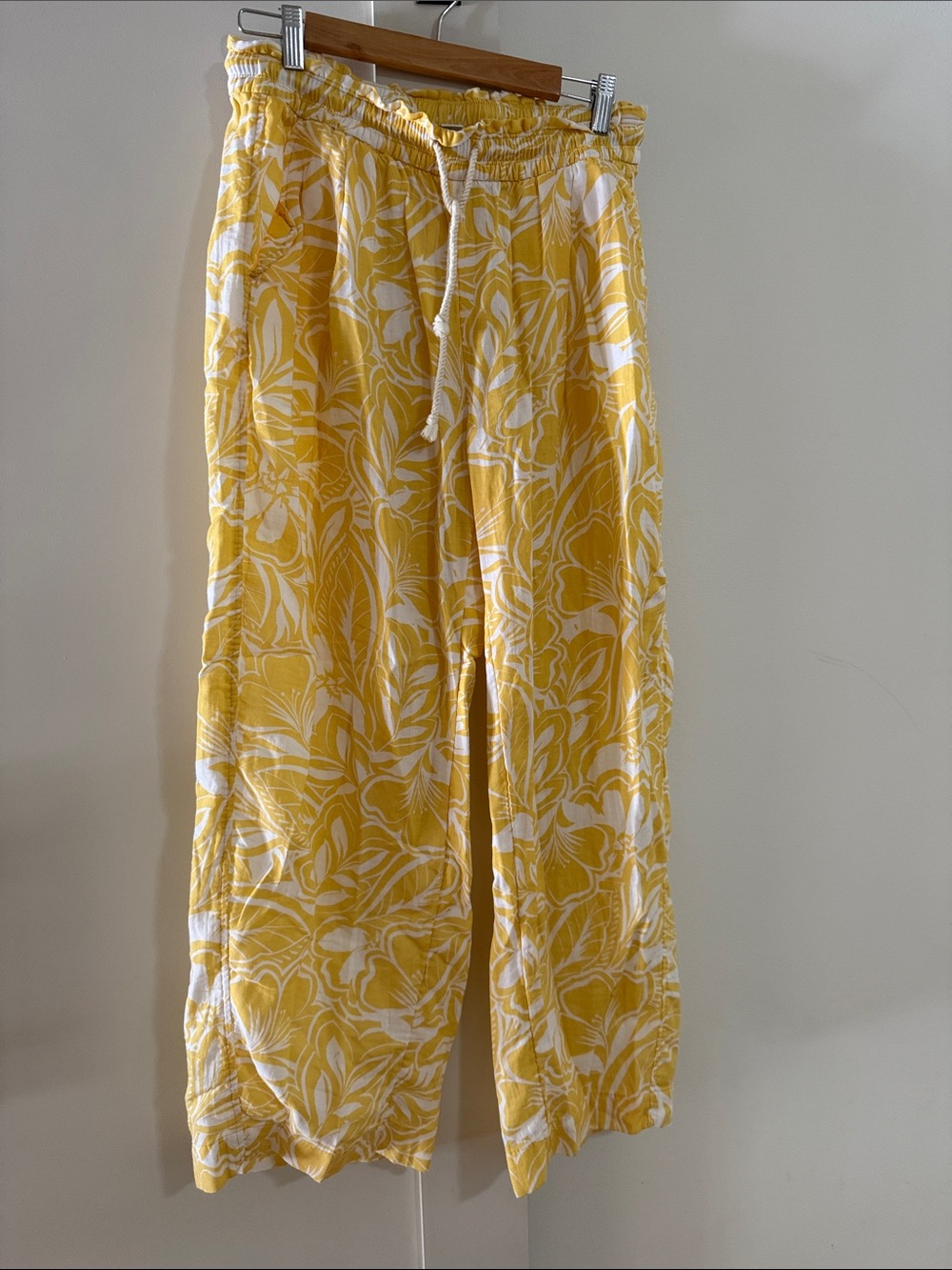 Old Navy Yellow & White Floral High-Rise Barrel-Leg Pants